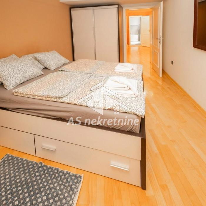 Četvorosoban stan za izdavanje, Obilićev Venac, Beograd, 140m², 1.800 €/mes