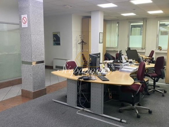Lokal Izdavanje Novi Sad  353 m2