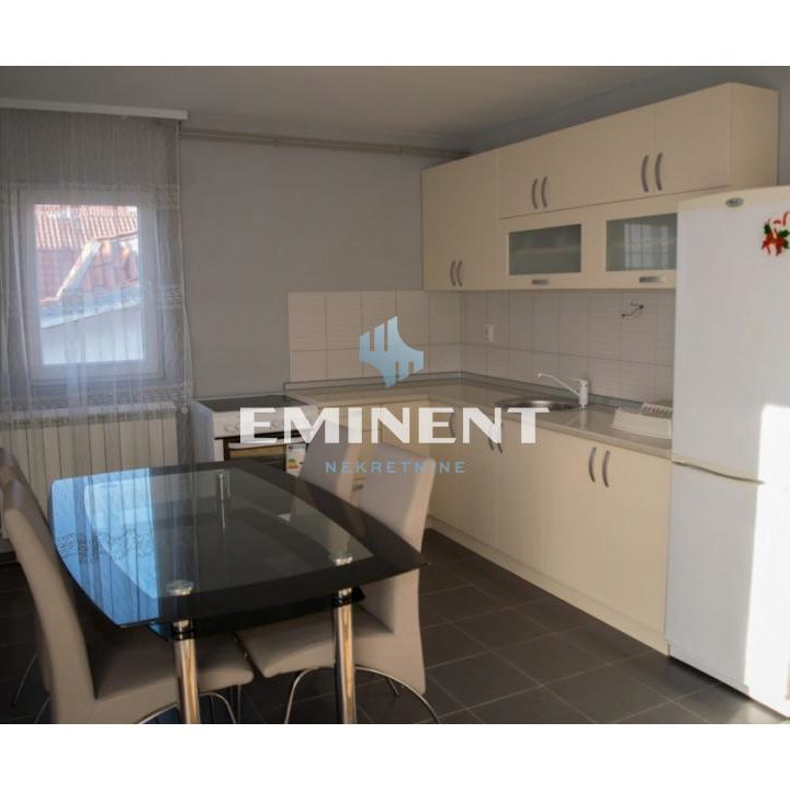 Kuća Prodaja Beograd Ledine 200 m2