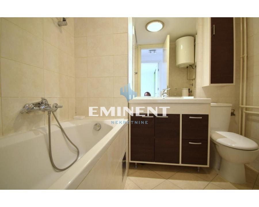 Trosoban stan za izdavanje, Blok 67 – Belville, Beograd, 100m², 1.300 €/mes