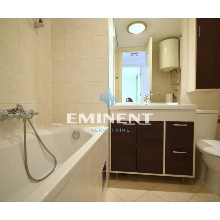 Trosoban stan za izdavanje, Blok 67 – Belville, Beograd, 100m², 1.300 €/mes