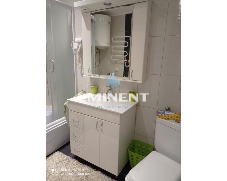 izdavanje-nekretnina-beograd-yQjD4XoR9q Trosoban stan na prodaju, Učiteljsko Naselje, Beograd, 133m², 299.000 €