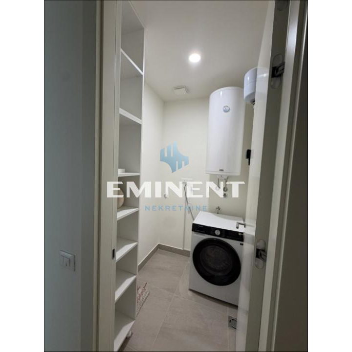 Trosoban stan za izdavanje, A Blok – Blok 67a, Beograd, 78m², 1.900 €/mes