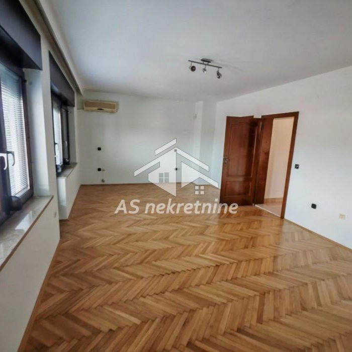 Kuća za izdavanje, Bioskop Voždovac, Beograd, 360m², 2.999 €/mes