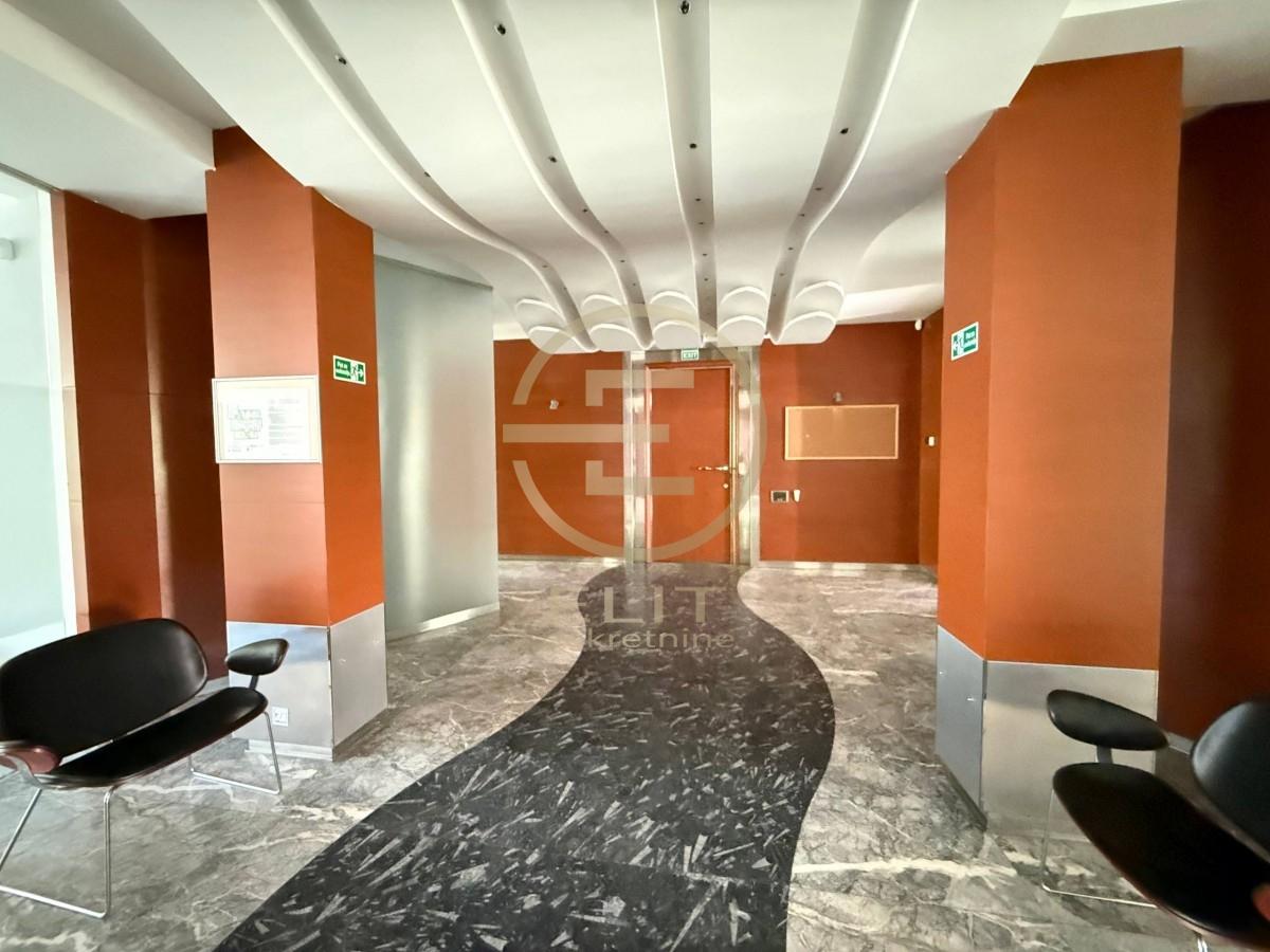 Lokal Izdavanje Novi Sad  254 m2