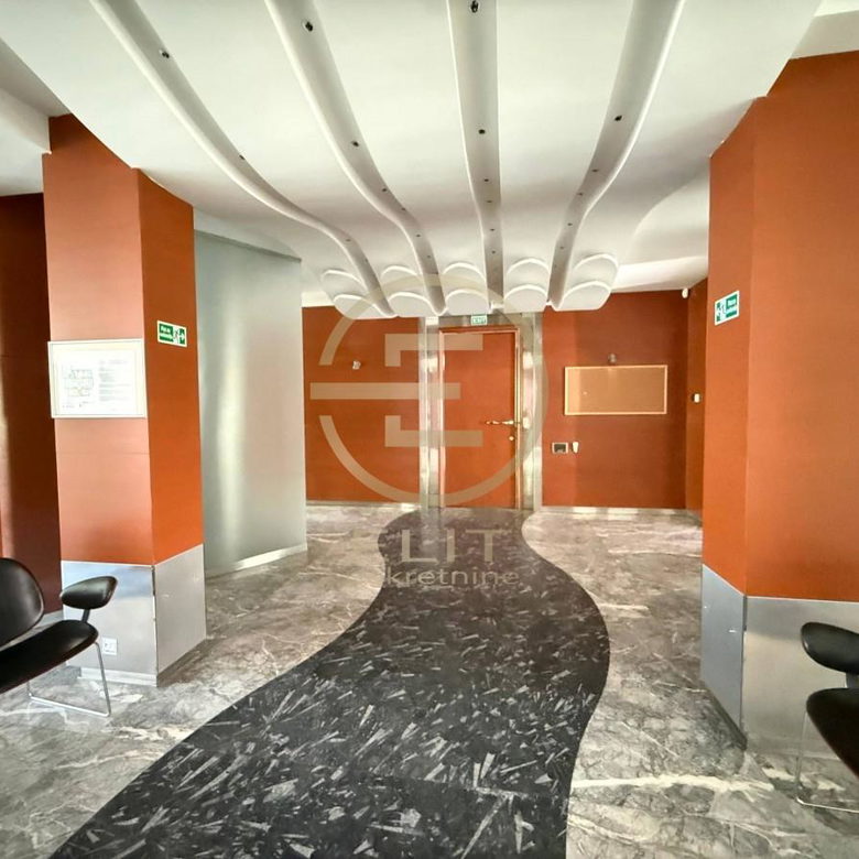 Lokal Izdavanje Novi Sad  254 m2