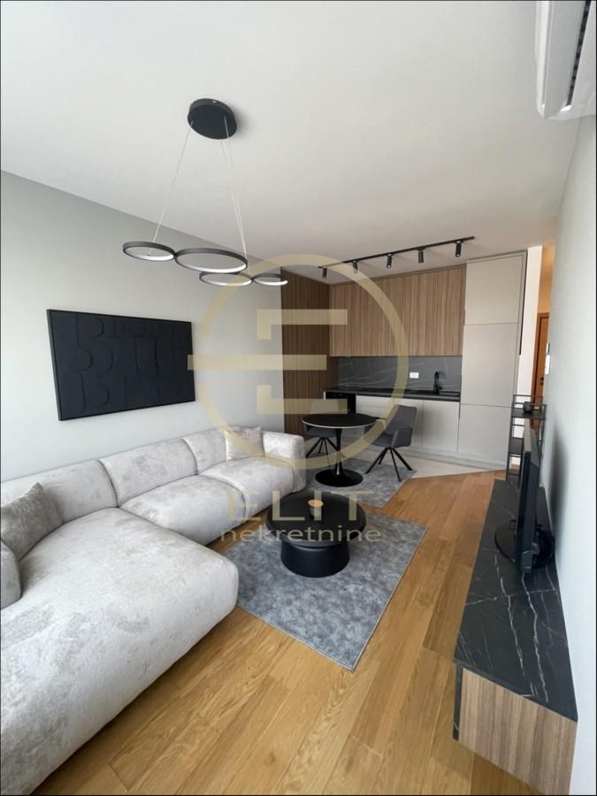 Stan Izdavanje Novi Sad  40 m2