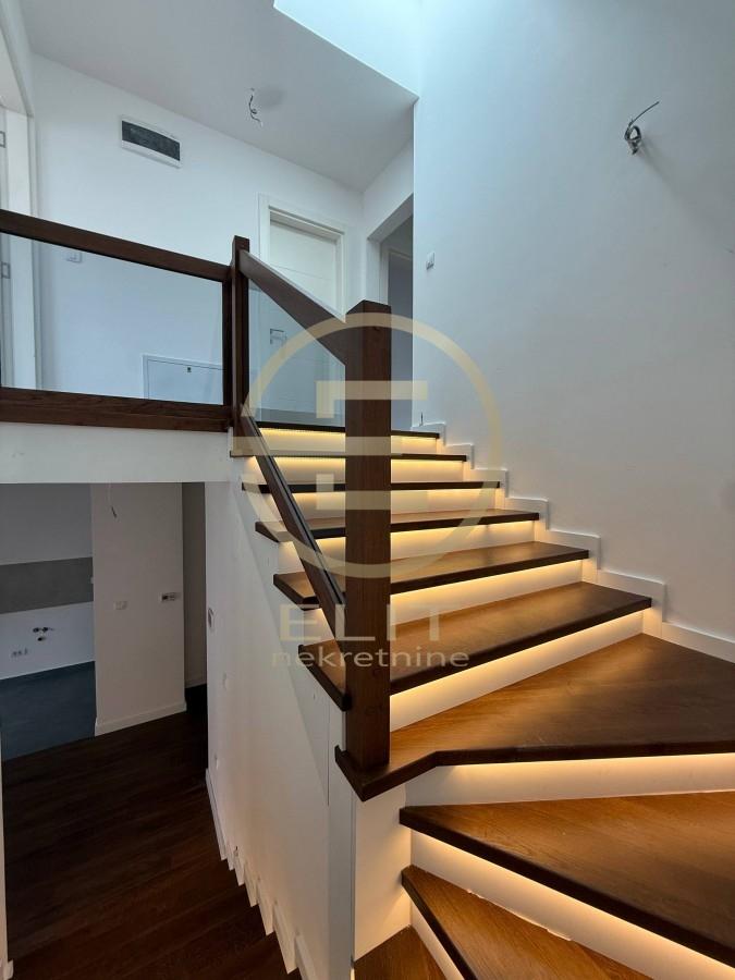 izdavanje-nekretnina-fCE3Ob4sTG Višesoban stan na prodaju, Bulevar Evrope, Novi Sad, 136m², 367.200 €