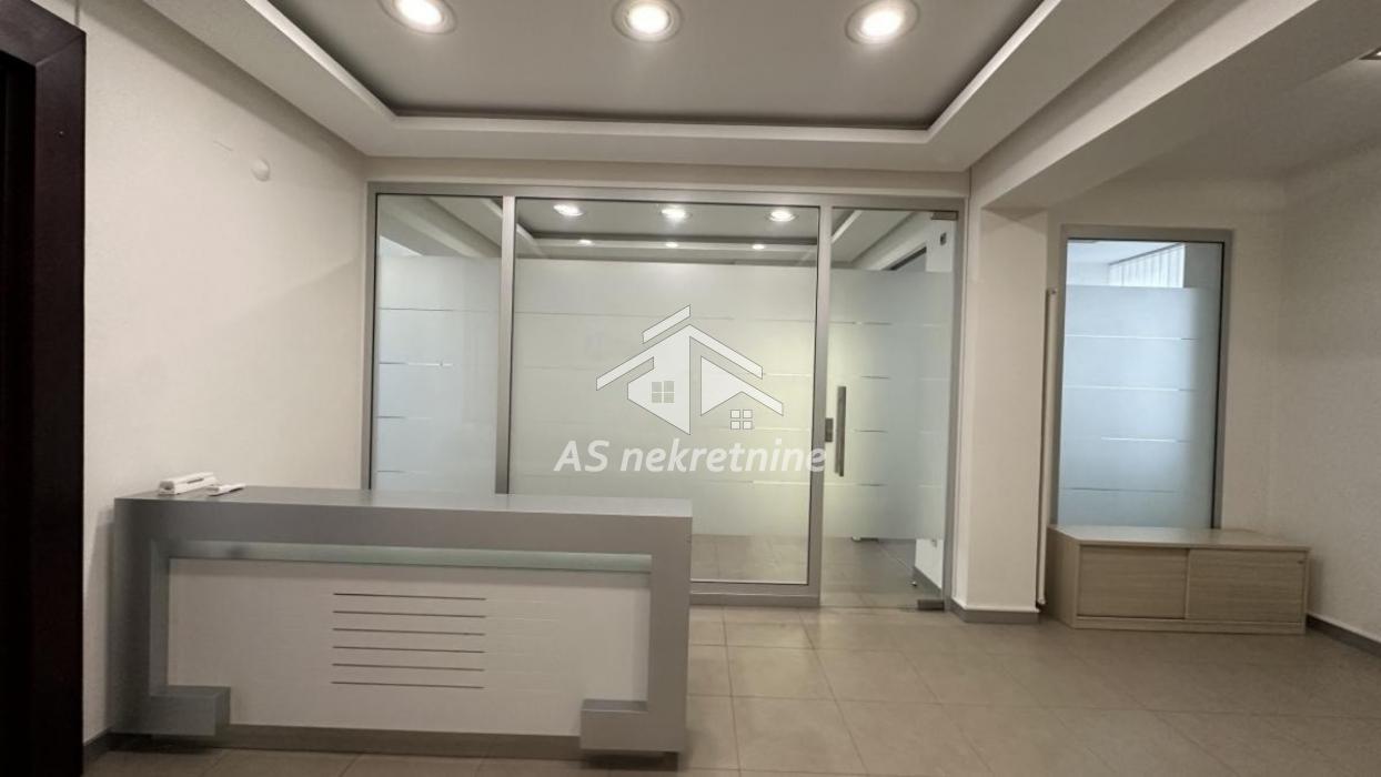 Stan Izdavanje Beograd Kalenić Pijaca 223 m2
