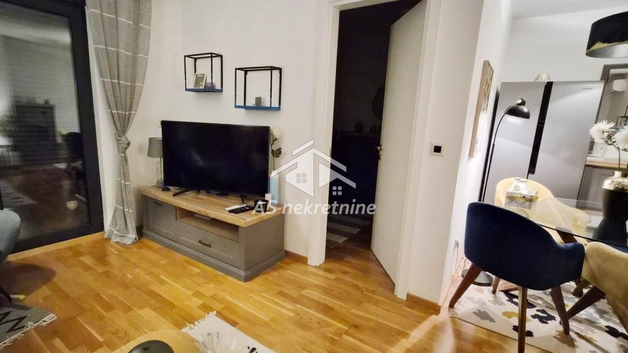 Stan Izdavanje Beograd Južni Bulevar 48 m2