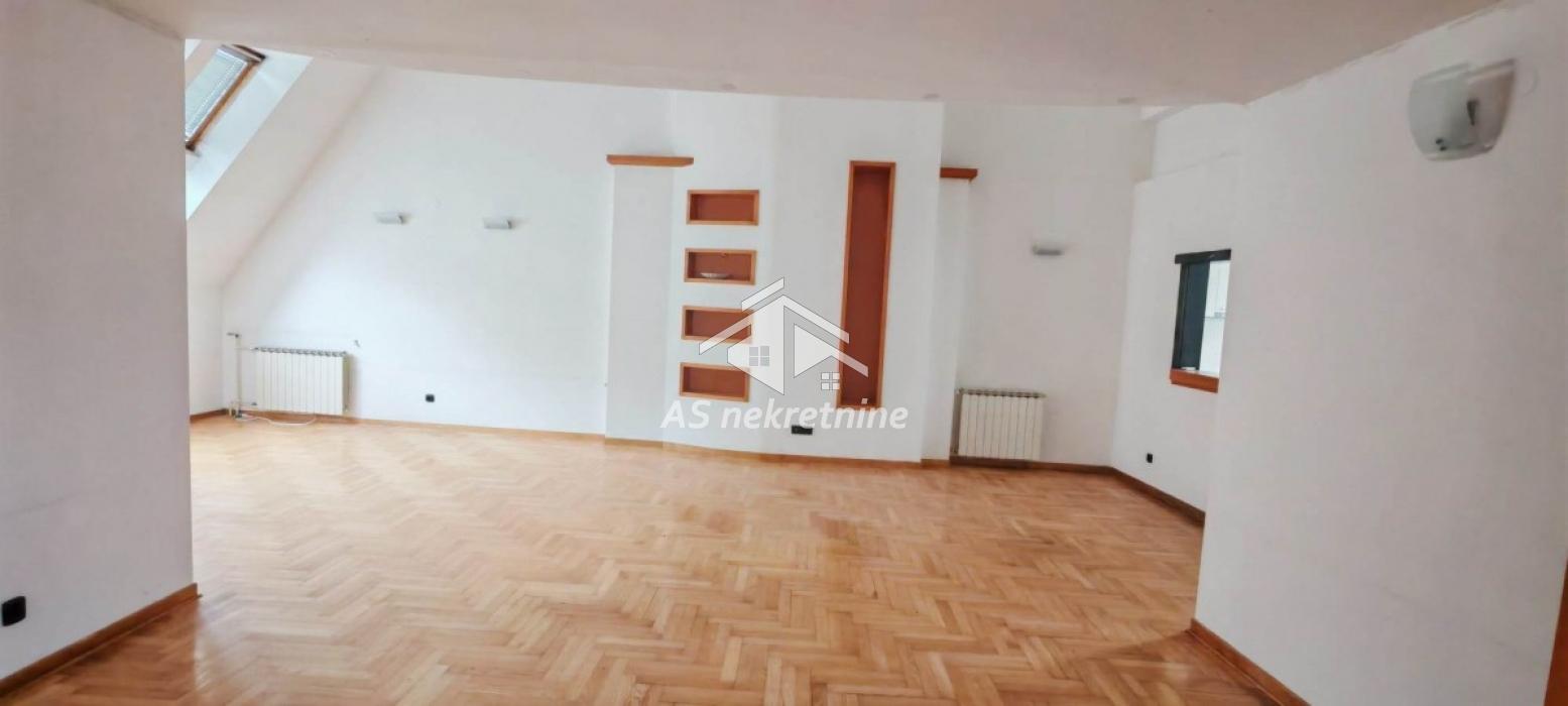 izdavanje-nekretnina-iJzk7KjPnZ Višesoban stan na prodaju, Kalenić Pijaca, Beograd, 207m², 690.000 €