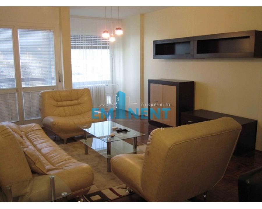 Trosoban stan za izdavanje, Blok 23, Beograd, 70m², 800 €/mes