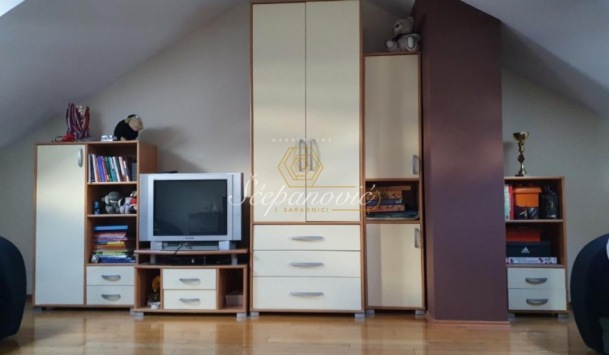 Trosoban stan na prodaju, Nova Detelinara, Novi Sad, 113m², 235.000 €