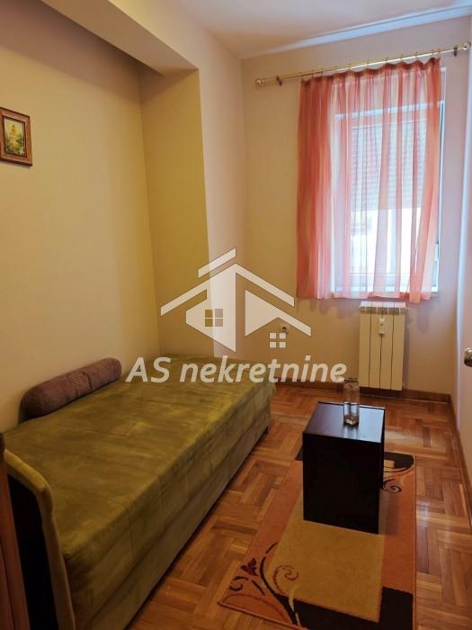 Trosoban stan za izdavanje, Đeram Pijaca, Beograd, 58m², 750 €/mes