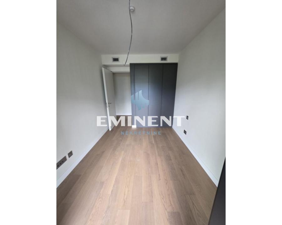 Stan Izdavanje Beograd Blok 65 80 m2
