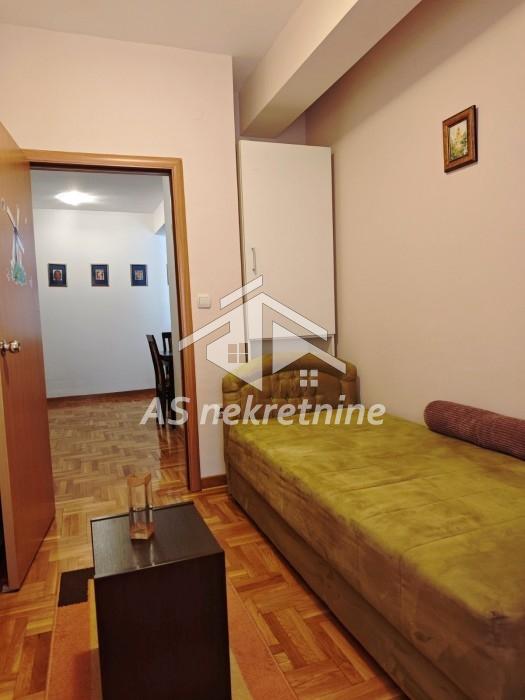 Trosoban stan za izdavanje, Đeram Pijaca, Beograd, 58m², 750 €/mes