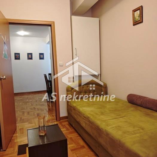 Trosoban stan za izdavanje, Đeram Pijaca, Beograd, 58m², 750 €/mes