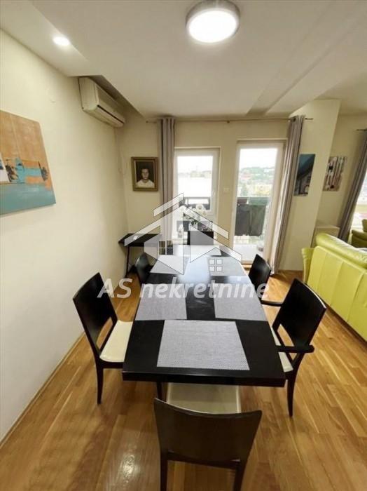 Stan Prodaja Beograd Đeram Pijaca 157 m2