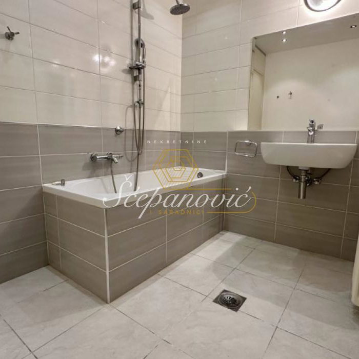 Stan Prodaja Novi Sad  112 m2