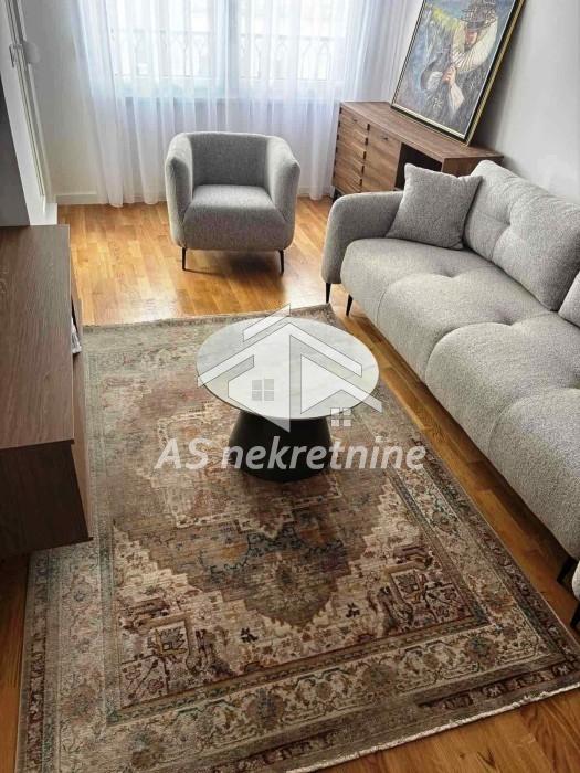 Stan Izdavanje Beograd Đeram Pijaca 53 m2