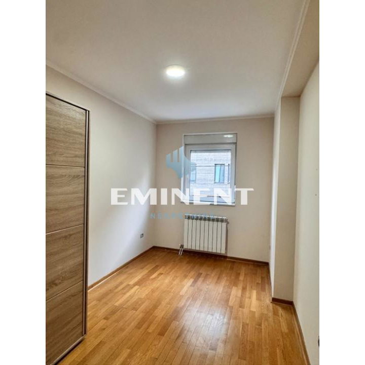 Stan Izdavanje Beograd Lekino Brdo 67 m2
