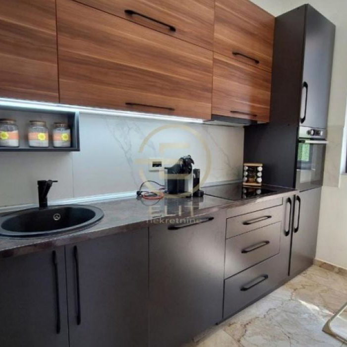 Stan Prodaja Novi Sad  145 m2