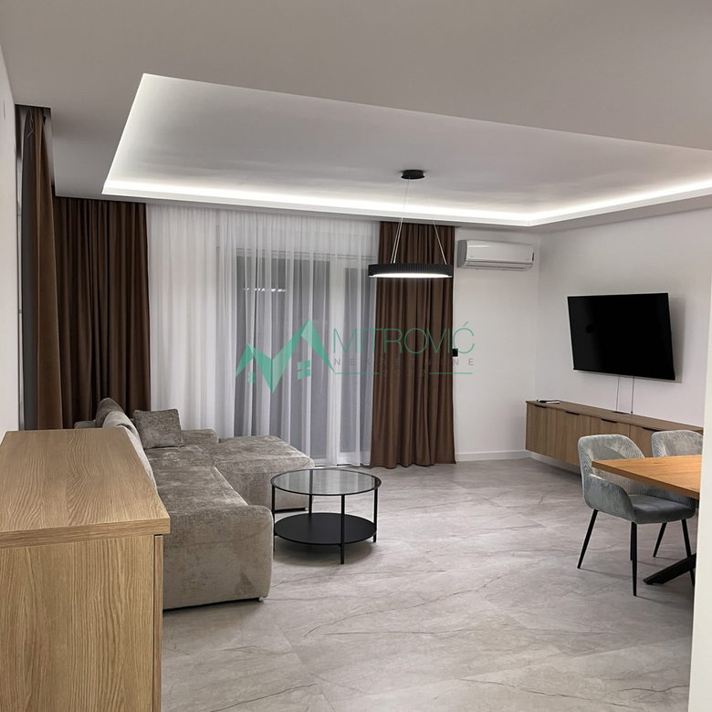 Četvorosoban stan na prodaju, Novo Naselje, Novi Sad, 93m², 1.000 €