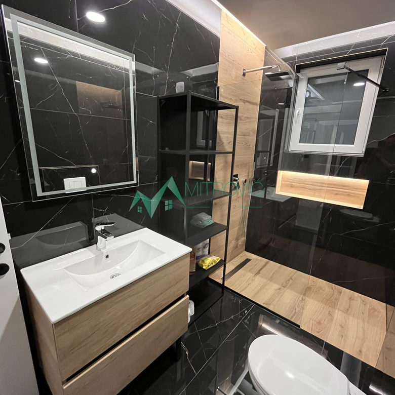 Četvorosoban stan na prodaju, Novo Naselje, Novi Sad, 93m², 1.000 €