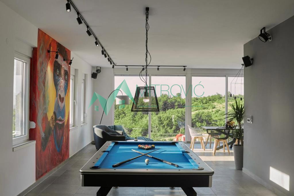 izdavanje-sremski-karlovci-9102481-6sbkt Kuća na prodaju, Sremski Karlovci, 310m², 3.000 €