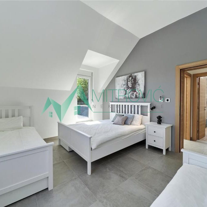 Kuća na prodaju, Sremski Karlovci, 310m², 3.000 €
