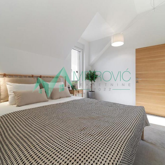 Kuća na prodaju, Sremski Karlovci, 310m², 3.000 €