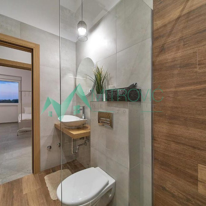 Kuća na prodaju, Sremski Karlovci, 310m², 3.000 €