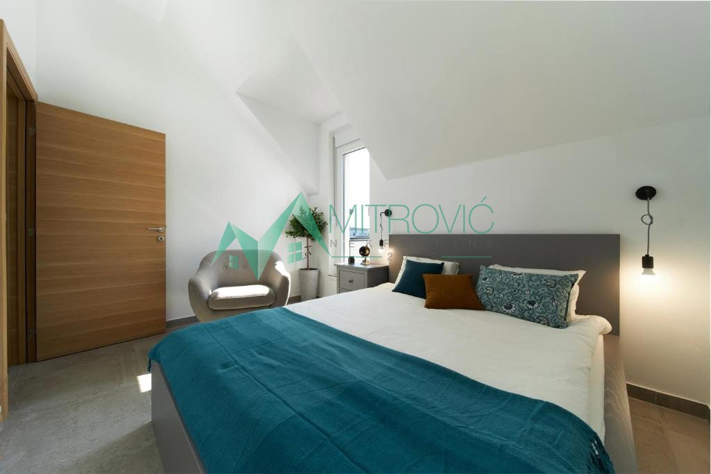 izdavanje-sremski-karlovci-9102481-jybbc Kuća na prodaju, Sremski Karlovci, 310m², 3.000 €