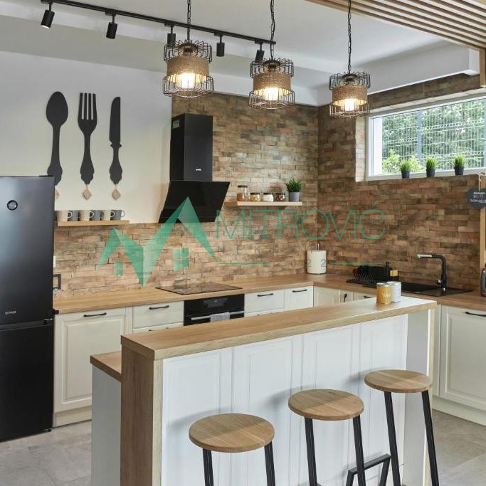 Kuća Prodaja Sremski Karlovci  310 m2