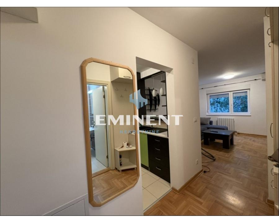 Stan Izdavanje Beograd Blok 72 42 m2