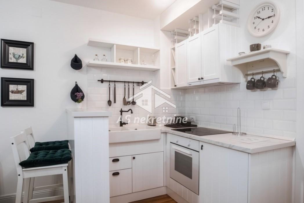 izdavanje-stanova-0zTrsPebY8 Dvosoban stan za izdavanje, Cara Dušana, Beograd, 45m², 800 €/mes