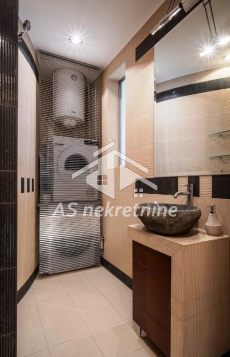 Trosoban stan na prodaju, Banovo Brdo, Beograd, 150m², 480.000 €