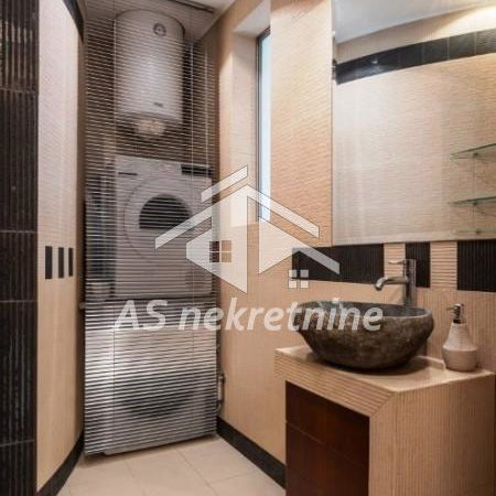 Trosoban stan na prodaju, Banovo Brdo, Beograd, 150m², 480.000 €