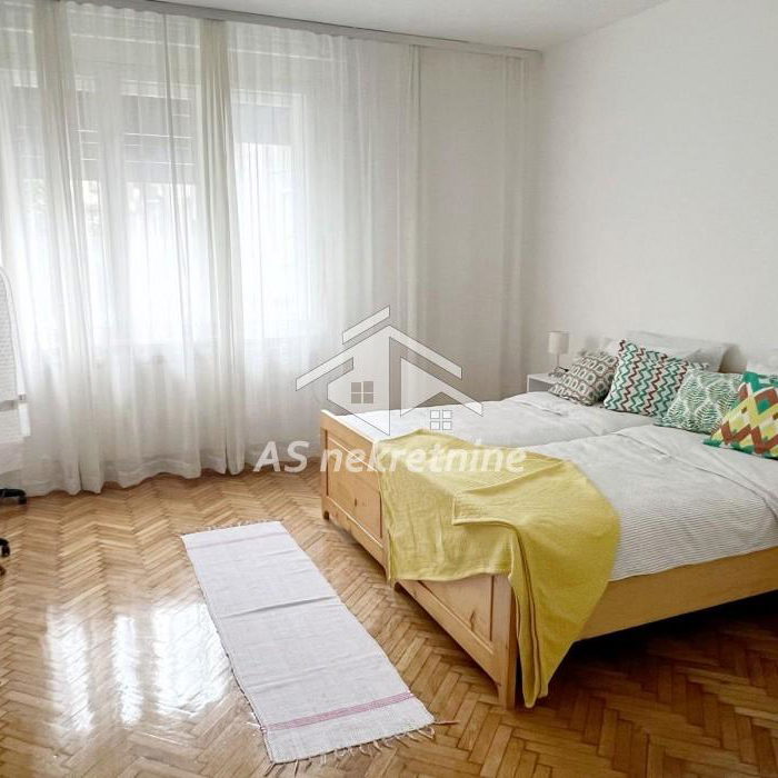 Stan Izdavanje Beograd Kalenić Pijaca 67 m2