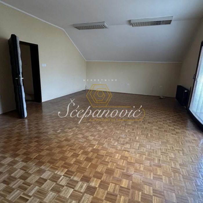 Lokal Izdavanje Novi Sad  100 m2