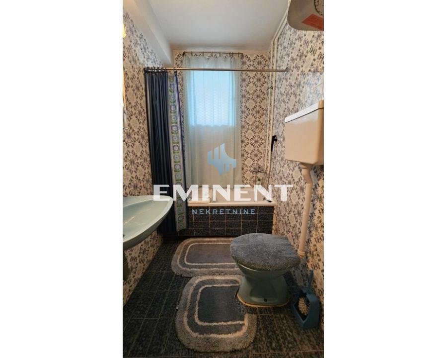 izdavanje-stanova-70fHsOmlWD Kuća na prodaju, Kaluđerica, Beograd, 315m², 320.000 €