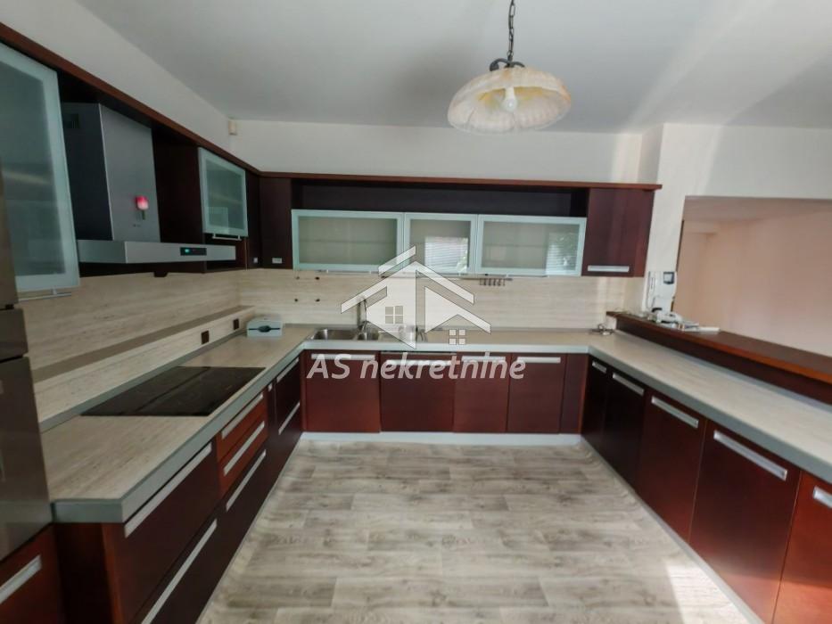 Kuća Izdavanje Beograd Bioskop Voždovac 360 m2