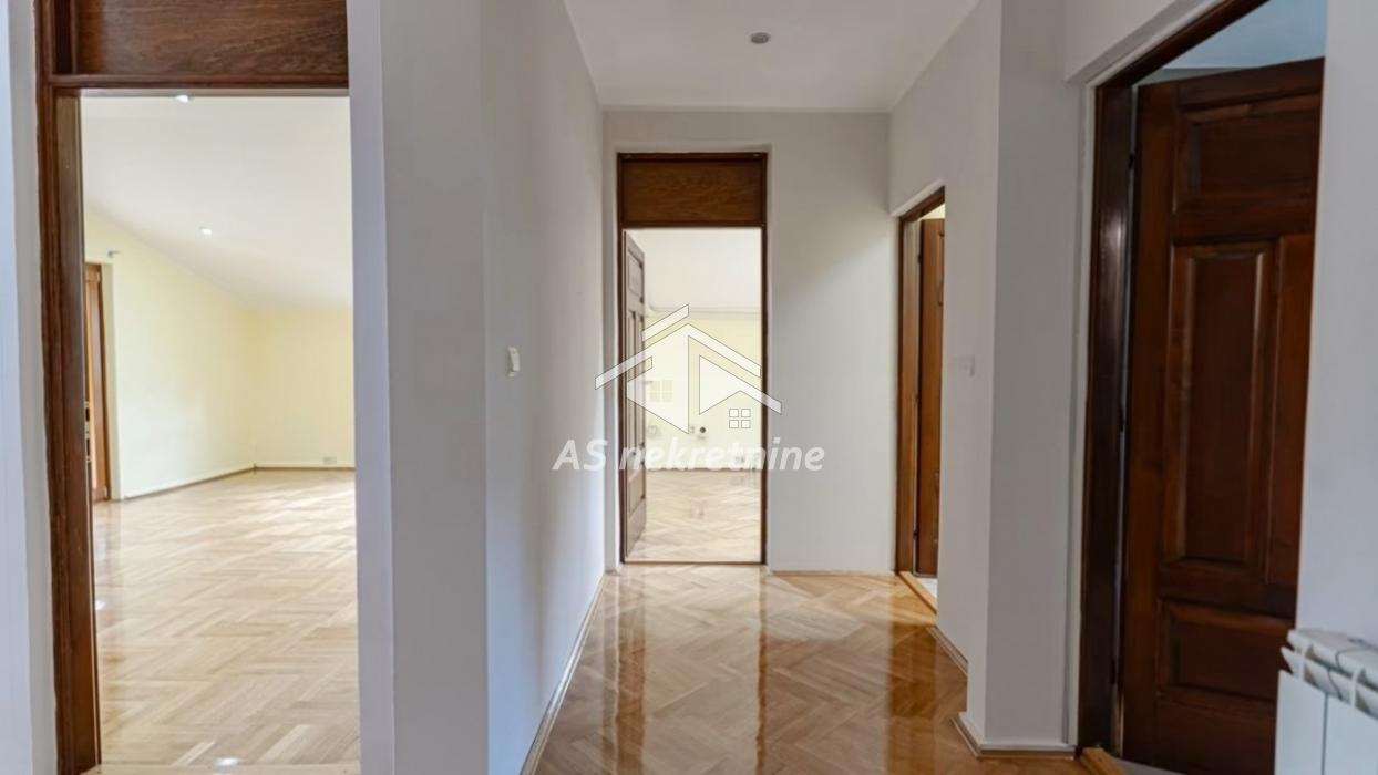 Petosoban stan za izdavanje, Dedinje, Beograd, 210m², 2.450 €/mes