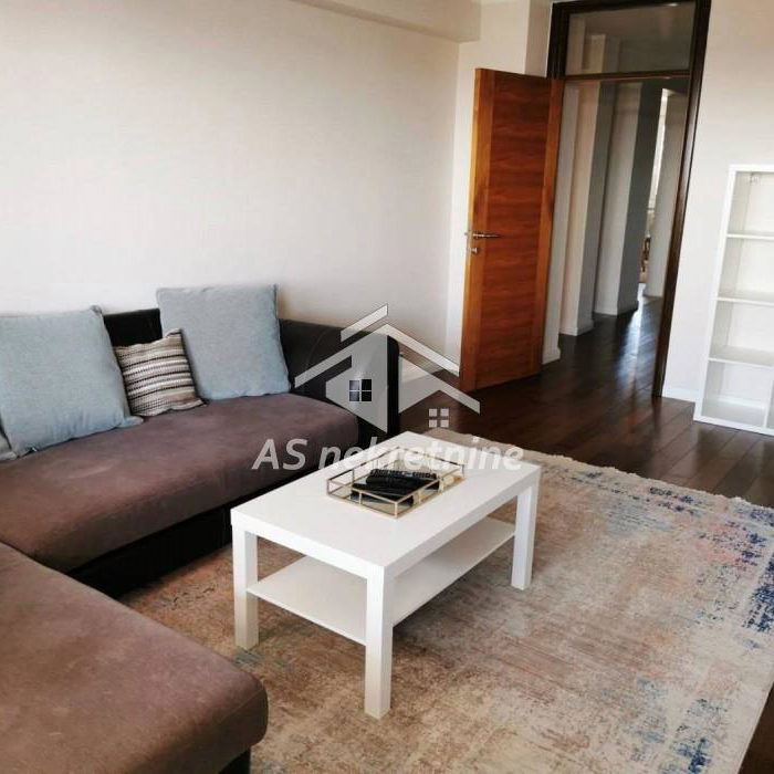 Stan Izdavanje Beograd  81 m2
