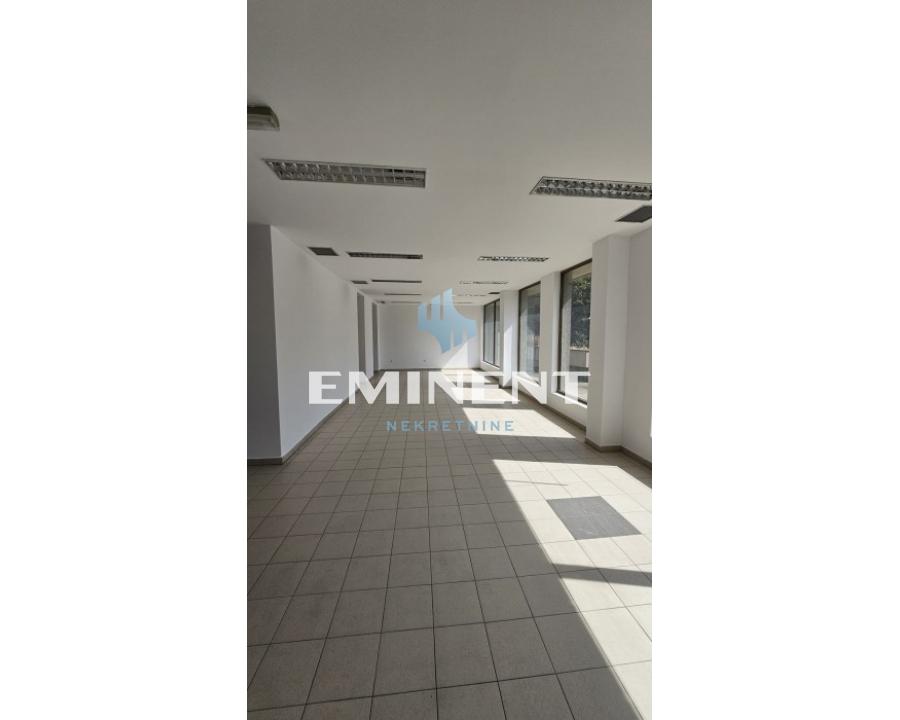 Lokal za izdavanje, Dedinje, Beograd, 183m², 1.950 €/mes