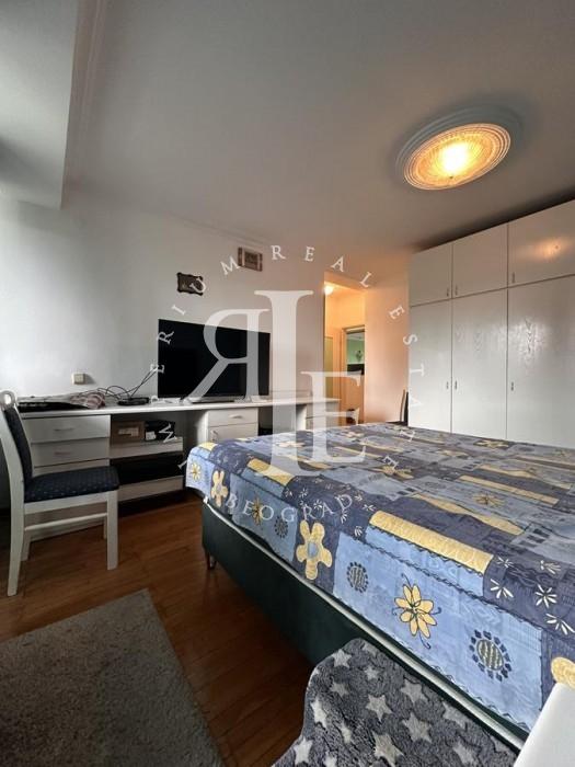 izdavanje-stanova-DW8CuTnP2Q Trosoban stan na prodaju, Paviljoni, Beograd, 86m², 325.000 €