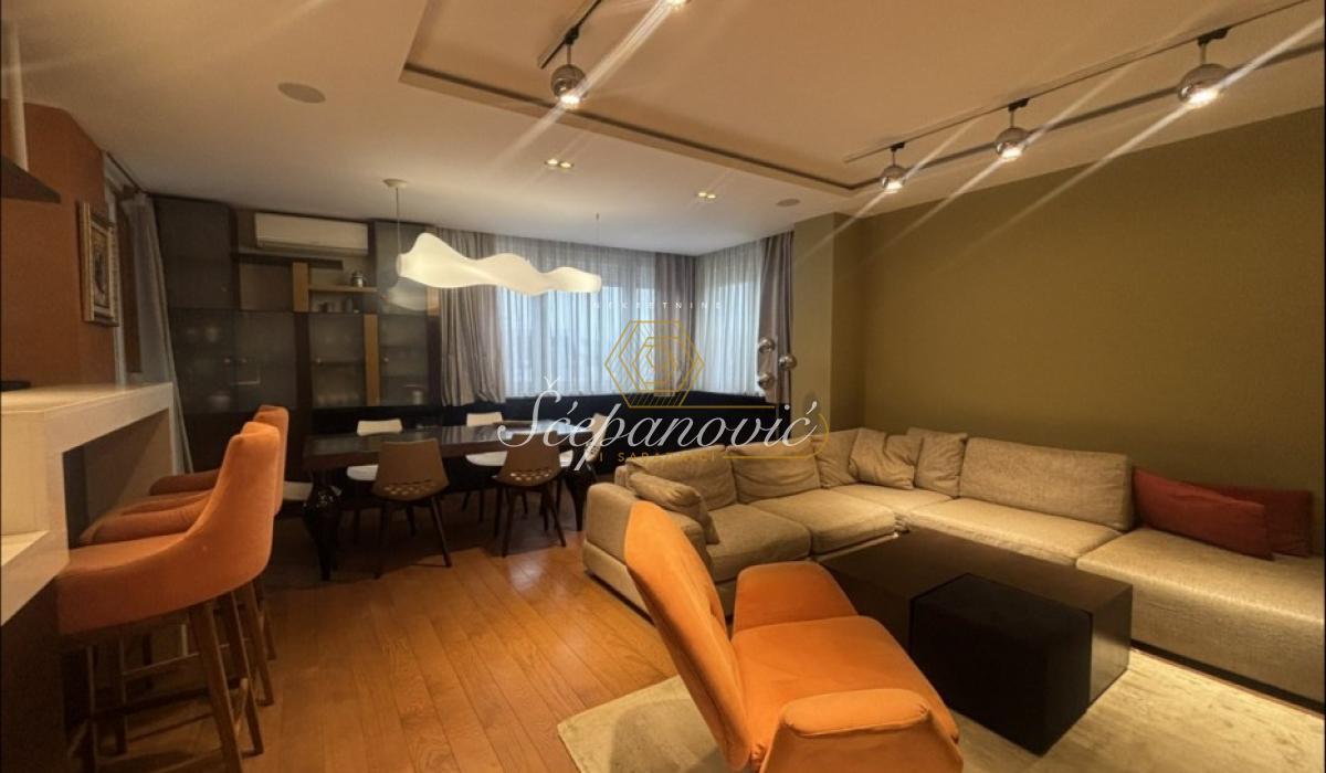 Četvorosoban stan na prodaju, Centar, Novi Sad, 113m², 469.000 €