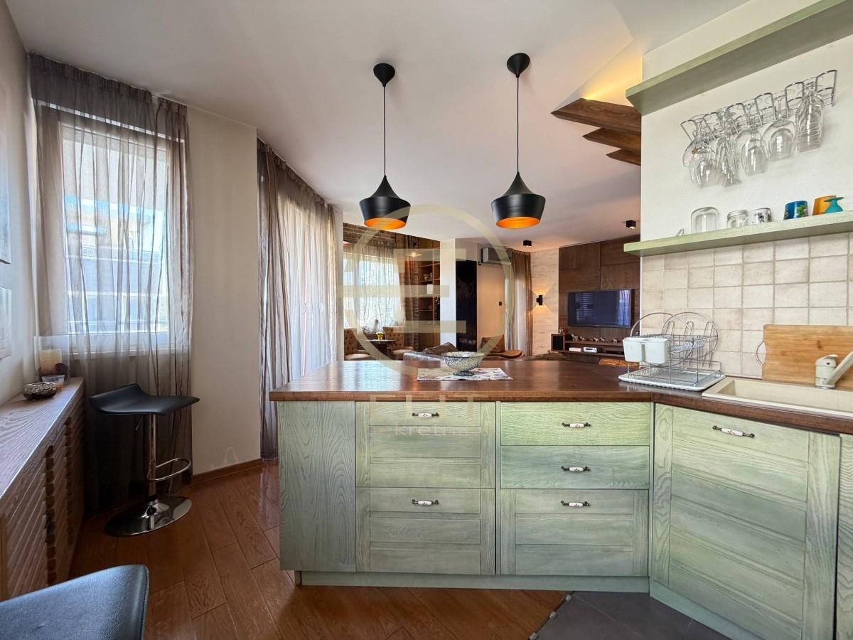 Četvorosoban stan na prodaju, Socijalno, Novi Sad, 110m², 345.000 €