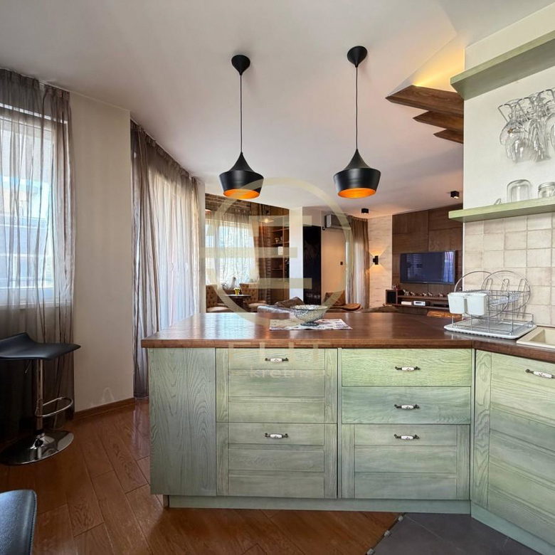 Četvorosoban stan na prodaju, Socijalno, Novi Sad, 110m², 345.000 €