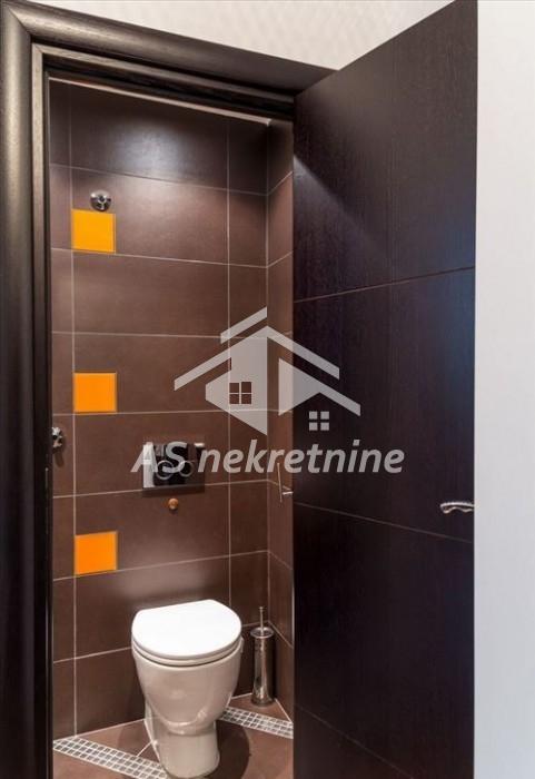 Četvorosoban stan za izdavanje, Trg Republike, Beograd, 87m², 1.600 €/mes